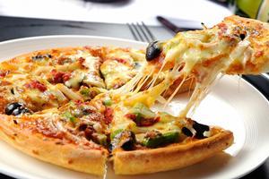 南京棒約翰大量使用過(guò)期面團(tuán) 停業(yè)面臨上限處罰