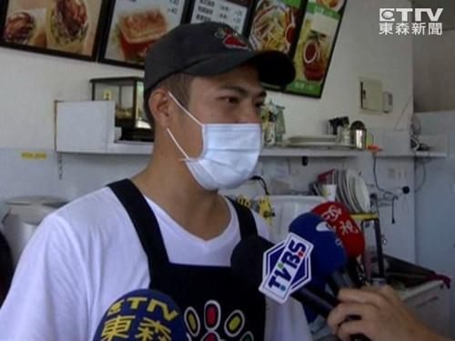 老板表示，妻子的主治醫(yī)師也說過，確實有“驚嚇導(dǎo)致流產(chǎn)”的案例。