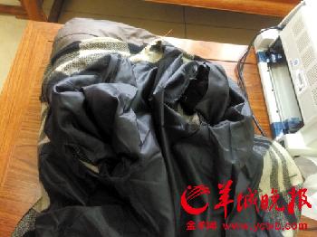 年邁體弱，一些老人家中衣物多年未洗，又舊又破