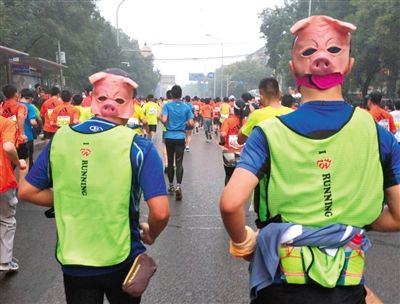 參賽現(xiàn)場(chǎng)，有“猴哥”就有“豬八戒”。