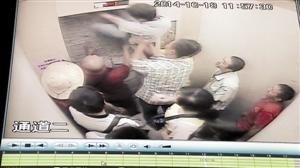 挖出的墻洞能讓一個身材嬌小的男子鉆出。