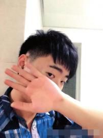 事發(fā)前，小曾發(fā)出一張剛剛剪完短發(fā)的照片。