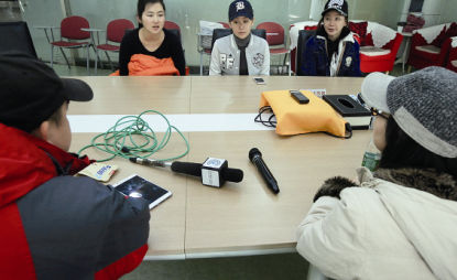 2014年12月23日，經(jīng)歷韓國整容失敗的靳魏坤、宓圓圓、陳怡麗在北京召開記者會，希望維權(quán)