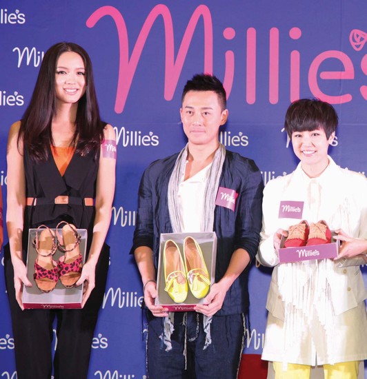 不過(guò)，跟世姐合影，也只是美不美，美多少的問(wèn)題。