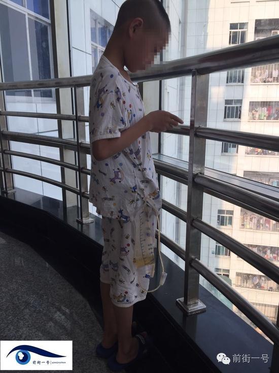 男童車(chē)禍搶救治療期間感染艾滋病 5家單位賠40萬(wàn)