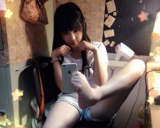 妹子們每周花至少五小時(shí)自拍，到底是為啥？