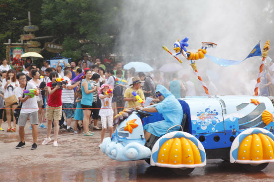 大連發(fā)現(xiàn)王國(guó)開啟“戲水狂歡”模式 大連發(fā)現(xiàn)王國(guó)開啟“戲水狂歡”模式