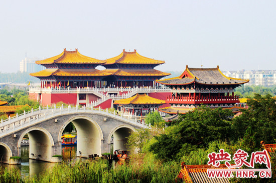 美不勝收 爬山、游園、賞奇觀（組圖）