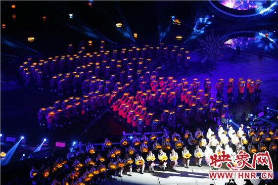 “節(jié)·會”期間的清明上河園喜事一串串 “節(jié)·會”期間的清明上河園喜事一串串