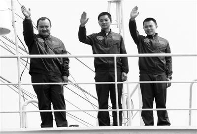 蛟龍?zhí)枌⒑叫幸恢艿今R里亞納海溝下潛7000米 蛟龍?zhí)枌⒑叫幸恢艿今R里亞納海溝下潛7000米