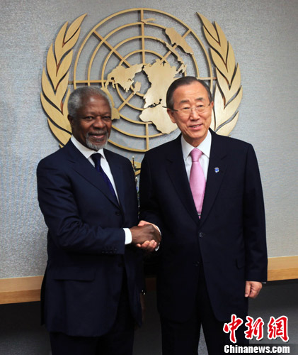 當?shù)貢r間2月29日，前任聯(lián)合國秘書長科菲·安南抵達紐約聯(lián)合國總部，與現(xiàn)任聯(lián)合國秘書長潘基文就敘利亞問