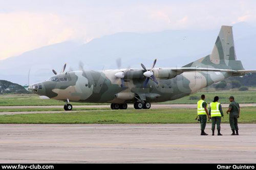 委內(nèi)瑞拉公開展示首批2架中國造運8C運輸機 委內(nèi)瑞拉公開展示首批2架中國造運8C運輸機