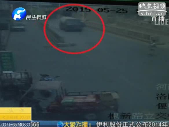 偃師罐車(chē)失控撞傷25人 現(xiàn)場(chǎng)畫(huà)面曝光
