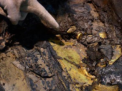 西漢?；韬钅箍脊牛菏赚F(xiàn)金板金餅