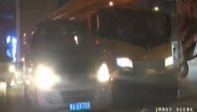 撞了車還打人 這是誰在胡鬧？