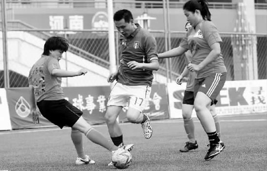 因?yàn)樯眢w條件受限，女足幫只能走技術(shù)流路線