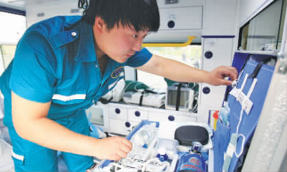 每個比賽，醫(yī)護人員都會提前出現(xiàn)