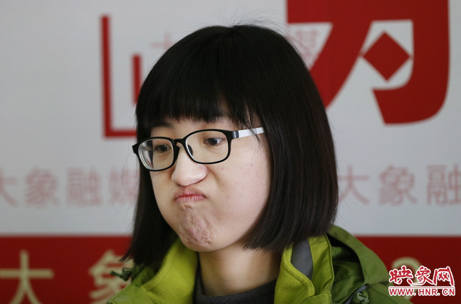 偶爾來個這樣的表情，算是放松緊張的心情吧！