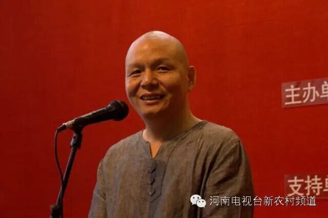 書畫家協(xié)會副主席，中國書畫家協(xié)會會員，河南省青年書法家，蘆荻