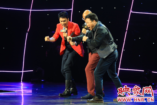 川江號子繼承人代表曹光裕征服全場 川江號子繼承人代表曹光裕征服全場