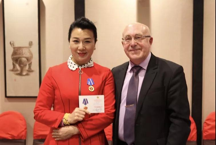 演出代表團(tuán)團(tuán)長、河南豫劇院黨委書記 汪荃珍