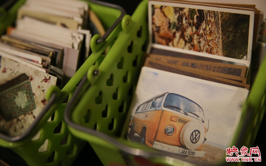 書(shū)店內(nèi)出售的書(shū)簽。