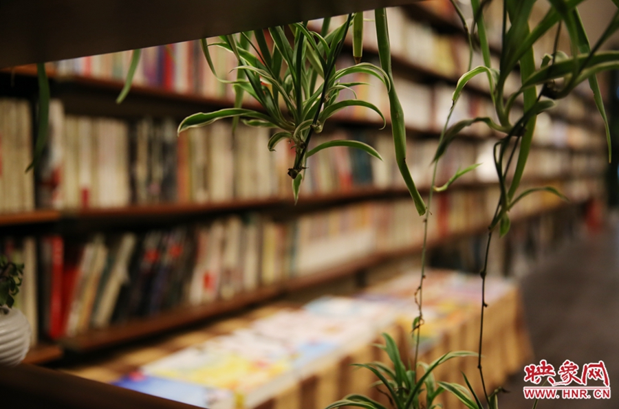 書(shū)店內(nèi)的裝飾。