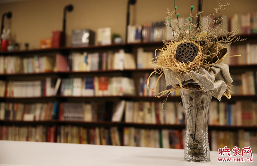 書(shū)店內(nèi)的裝飾。