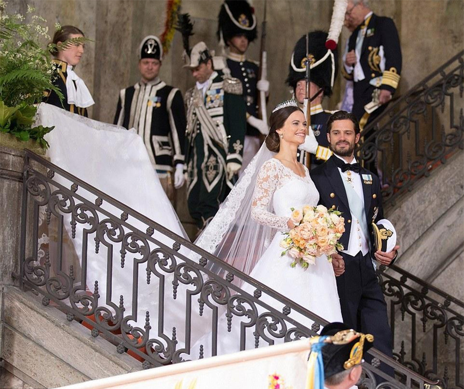 現(xiàn)實版“灰姑娘”！瑞典王子迎娶比基尼女模